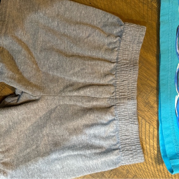 BUNDLE!! Four Toddler Boy 2T outfits - Picture 8 of 9